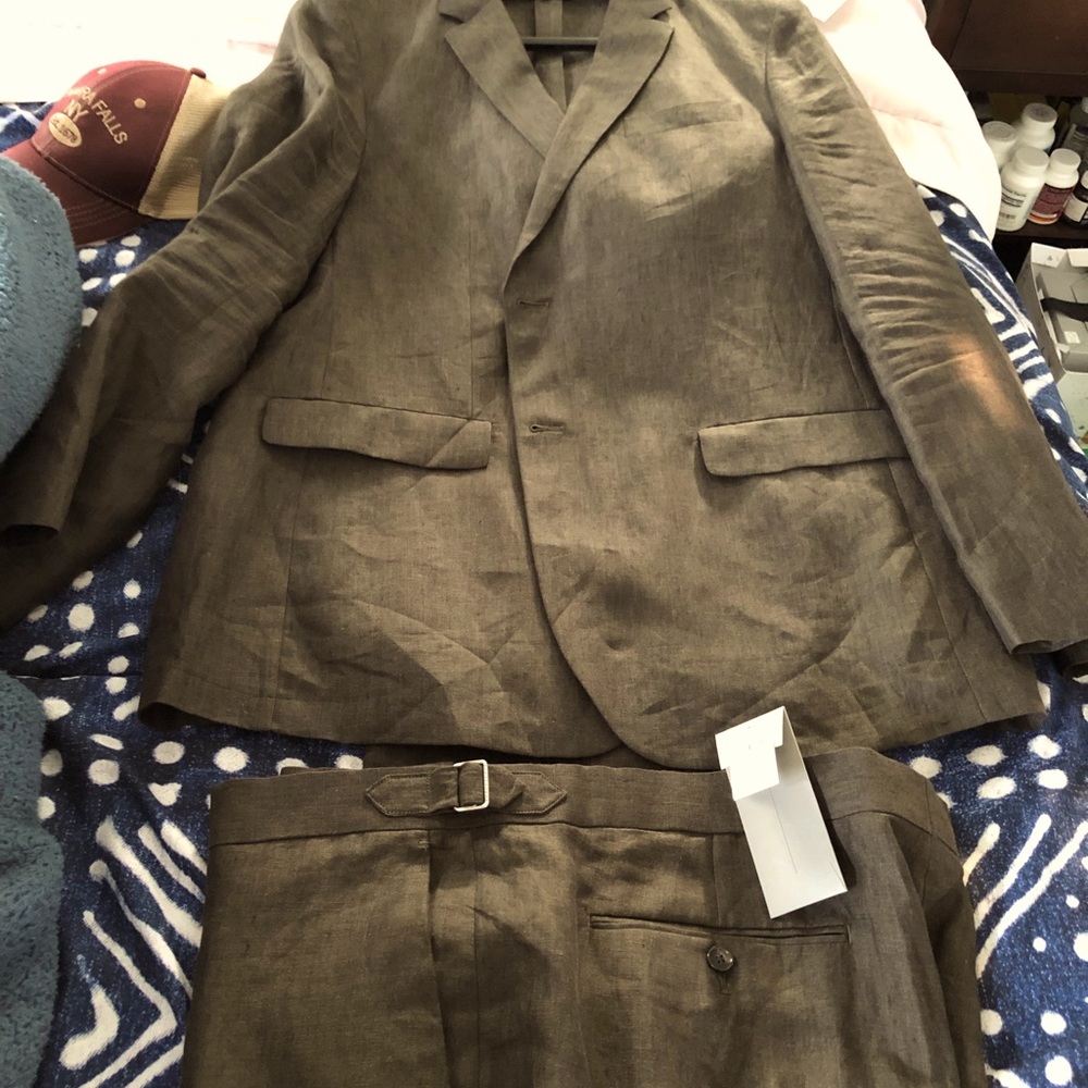 Brand New Men Linen Suit 50L